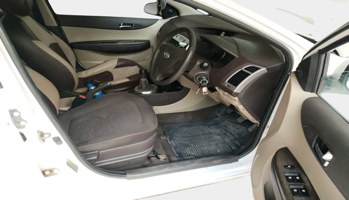 2011 Hyundai i20 MAGNA 1.2, Petrol, Manual, 61,424 km, interior