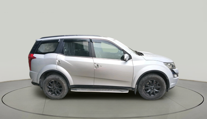 2017 Mahindra XUV500 W10 AT, Diesel, Automatic, 88,853 km, exterior