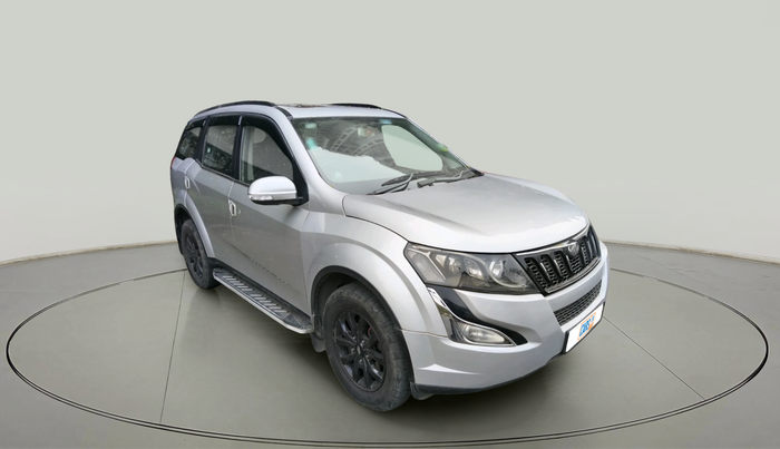 2017 Mahindra XUV500 W10 AT, Diesel, Automatic, 88,853 km, exterior