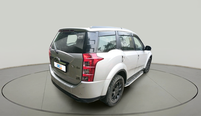 2017 Mahindra XUV500 W10 AT, Diesel, Automatic, 88,853 km, exterior