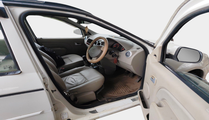 2011 Mahindra Verito 1.5 D6, Diesel, Manual, 68,993 km, interior