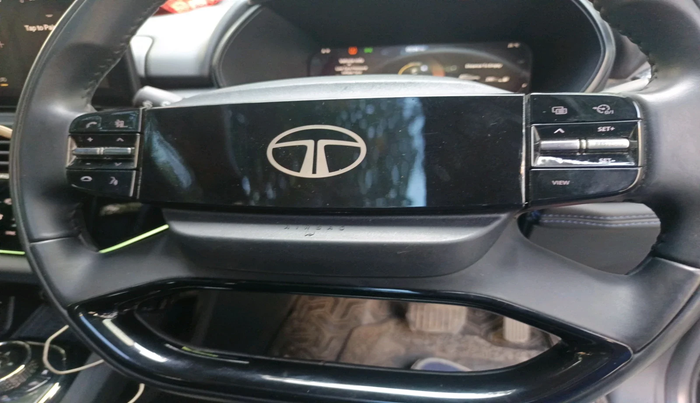 2024 Tata Safari ACCOMPLISHED DARK EDITION AT, Diesel, Automatic, 7,861 km, interior