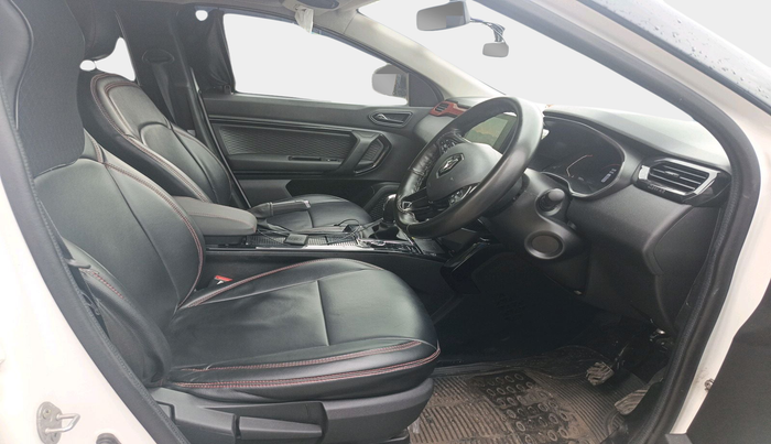 2023 Renault Kiger RXZ AMT DUAL TONE, Petrol, Automatic, 26,579 km, interior