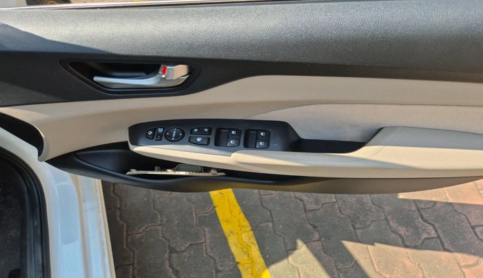 2020 Hyundai Verna 1.6 VTVT SX + AT, Petrol, Automatic, 29,833 km, interior