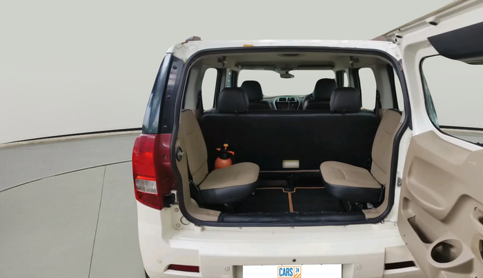 2018 Mahindra TUV300 T10 AMT, Diesel, Automatic, 1,14,590 km, exterior
