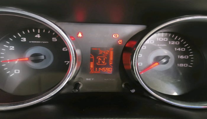 2018 Mahindra TUV300 T10 AMT, Diesel, Automatic, 1,14,590 km, interior