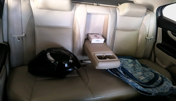 2016 Maruti Ciaz ZDI SHVS, Diesel, Manual, 1,00,139 km, interior