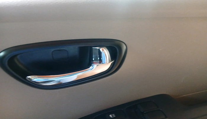 2013 Hyundai i10 ASTA 1.2, Petrol, Manual, 1,15,598 km, interior