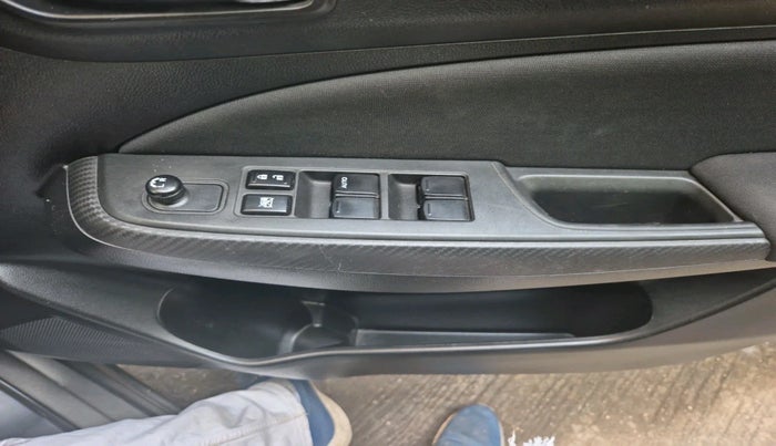 2020 Maruti Swift VXI AMT, Petrol, Automatic, 33,028 km, interior