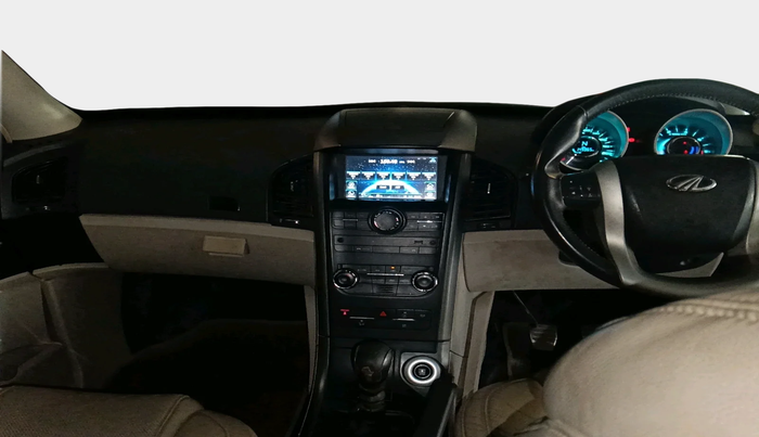 2015 Mahindra XUV500 W10, Diesel, Manual, 1,49,965 km, interior