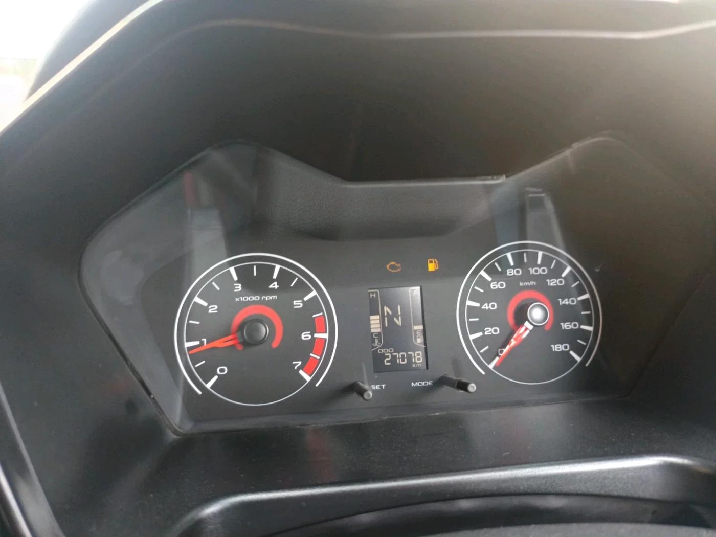 2018 Mahindra KUV 100 NXT K2 P 6 STR, Petrol, Manual, 27,078 km, interior