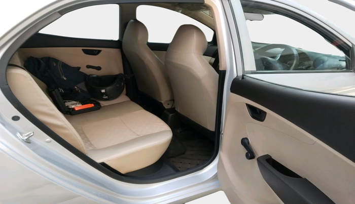 2017 Hyundai Eon MAGNA +, Petrol, Manual, 31,110 km, interior