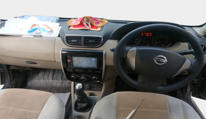 2015 Nissan Terrano XL (D), Diesel, Manual, 1,14,685 km, interior