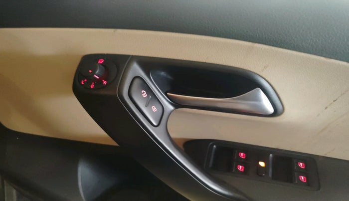 2018 Volkswagen Ameo HIGHLINE PLUS 1.0L 16 ALLOY, Petrol, Manual, 49,890 km, interior