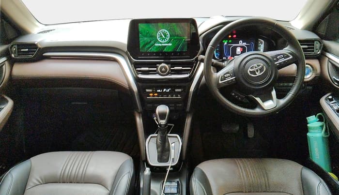 2024 Toyota URBAN CRUISER HYRYDER V HYBRID, Hybrid, Automatic, 21,000 km, interior
