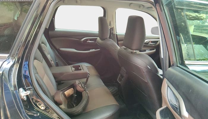 2024 Toyota URBAN CRUISER HYRYDER V HYBRID, Hybrid, Automatic, 21,000 km, interior