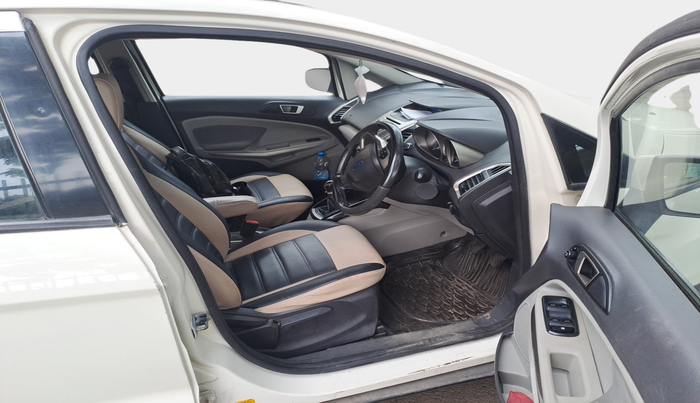 2013 Ford Ecosport TITANIUM 1.5L DIESEL, Diesel, Manual, 1,20,956 km, interior