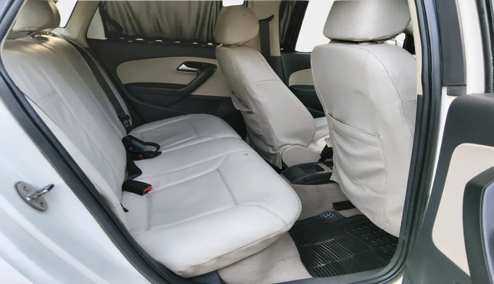 2011 Volkswagen Polo COMFORTLINE 1.2L PETROL, Petrol, Manual, 1,22,002 km, interior