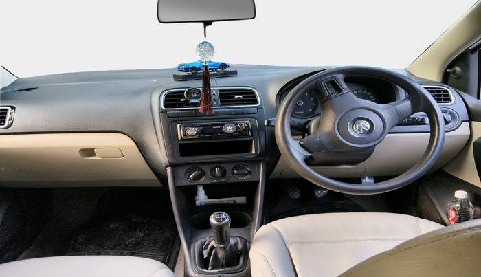 2011 Volkswagen Polo COMFORTLINE 1.2L PETROL, Petrol, Manual, 1,22,002 km, interior