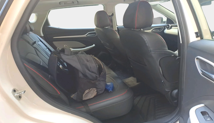 2023 MG ASTOR SMART 1.5 CVT, Petrol, Automatic, 17,550 km, interior