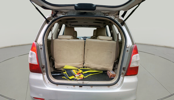 2013 Toyota Innova 2.5 VX 7 STR, Diesel, Manual, 3,51,892 km, exterior