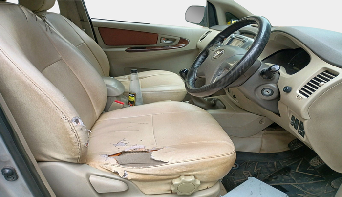 2013 Toyota Innova 2.5 VX 7 STR, Diesel, Manual, 3,51,892 km, interior
