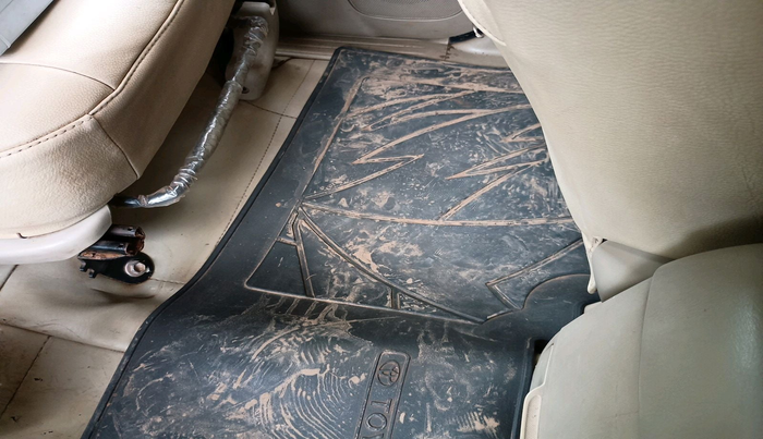 2013 Toyota Innova 2.5 VX 7 STR, Diesel, Manual, 3,51,892 km, interior