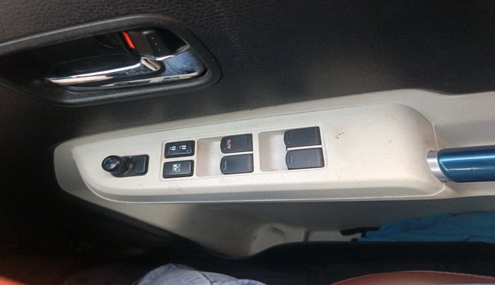 2017 Maruti IGNIS ZETA 1.2 AMT, Petrol, Automatic, 44,133 km, interior