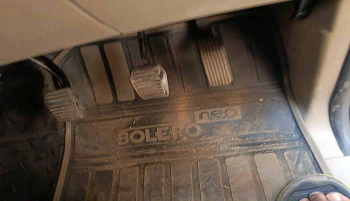 2024 Mahindra BOLERO NEO N 8, Diesel, Manual, 17,596 km, interior