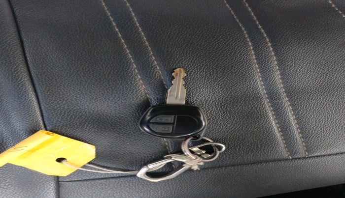 2011 Maruti Wagon R 1.0 VXI, Petrol, Manual, 84,287 km, interior