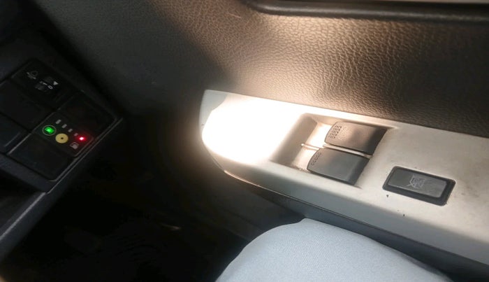 2012 Maruti Wagon R 1.0 LXI CNG, Petrol, Manual, 72,056 km, interior