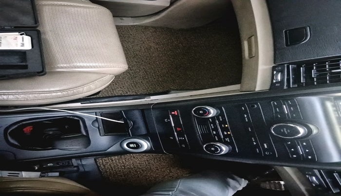 2016 Mahindra XUV500 W10, Diesel, Manual, 54,656 km, interior