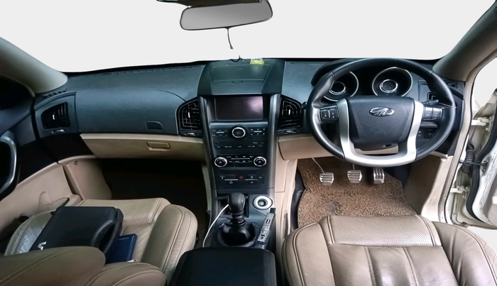 2016 Mahindra XUV500 W10, Diesel, Manual, 54,656 km, interior