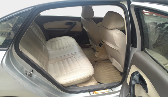 2010 Volkswagen Vento HIGHLINE 1.6 MPI, Petrol, Manual, 99,539 km, interior