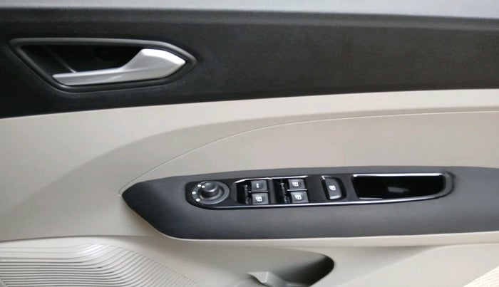 2019 Renault TRIBER RXZ, Petrol, Manual, 6,775 km, interior