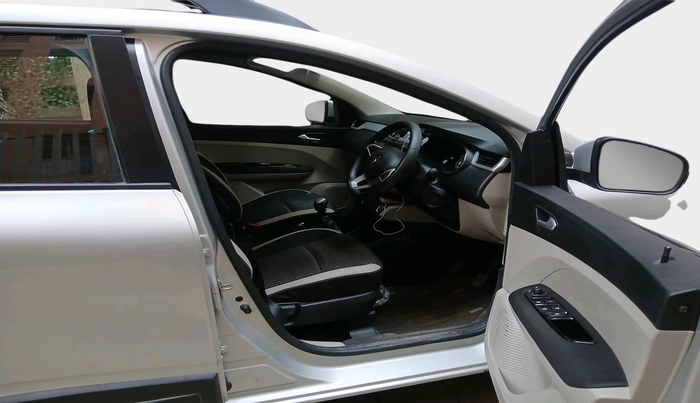 2019 Renault TRIBER RXZ, Petrol, Manual, 6,775 km, interior