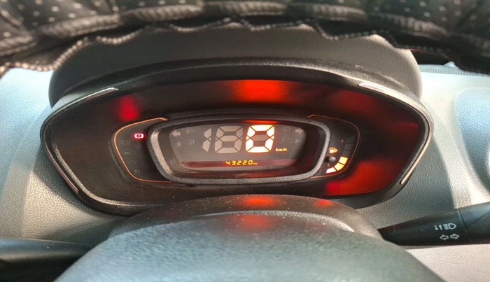 2017 Renault Kwid RXT 1.0, Petrol, Manual, 43,220 km, interior