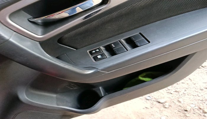 2017 Maruti Vitara Brezza ZDI, Diesel, Manual, 2,07,911 km, interior