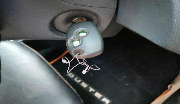 2015 Renault Duster 85 PS RXL DIESEL, Diesel, Manual, 1,05,940 km, interior