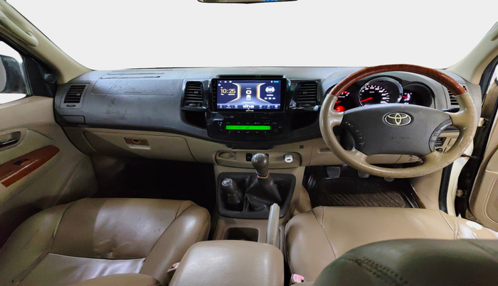 2010 Toyota Fortuner 3.0 4X4 MT, Diesel, Manual, 2,03,351 km, interior