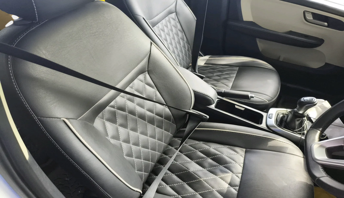 2023 Tata ALTROZ XZ + SUNROOF, Petrol, Manual, 11,497 km, interior