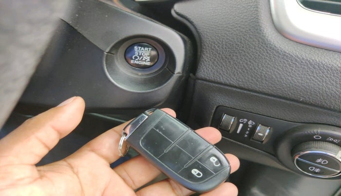 2017 Jeep Compass LONGITUDE (O) 2.0 DIESEL, Diesel, Manual, 1,25,798 km, interior