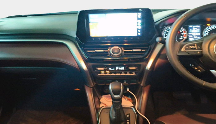 2023 Maruti Grand Vitara ALPHA SMART HYBRID AT DUAL TONE, Petrol, Automatic, 17,605 km, interior
