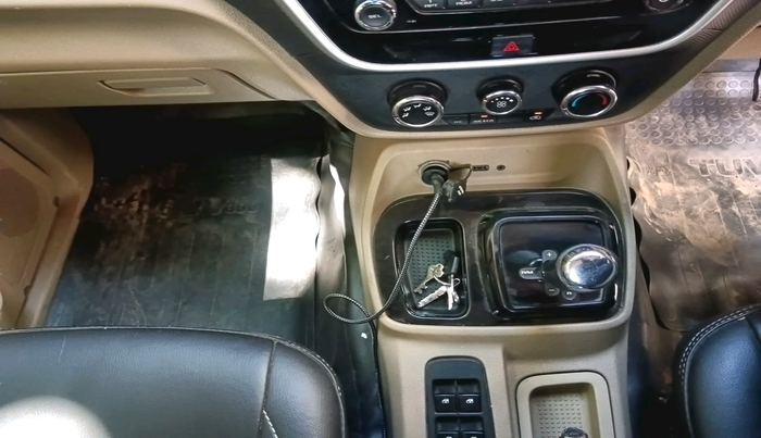 2016 Mahindra TUV300 T8 AMT, Diesel, Automatic, 76,227 km, interior