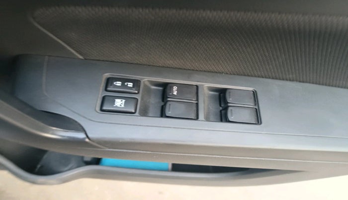 2017 Maruti Vitara Brezza ZDI, Diesel, Manual, 1,06,926 km, interior