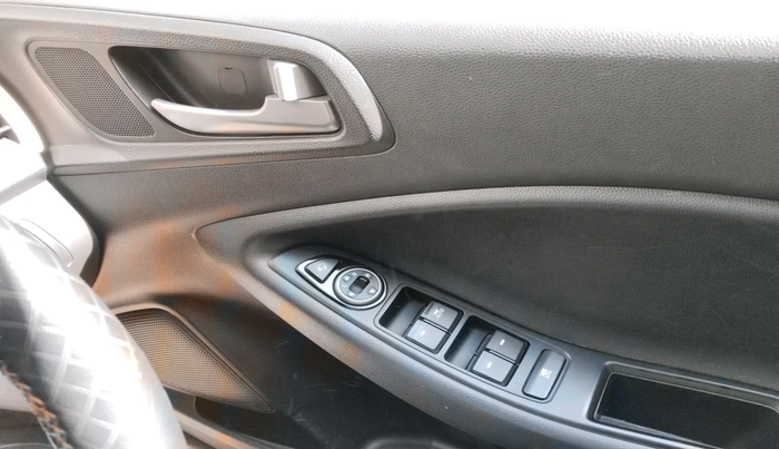 2018 Hyundai i20 Active 1.2 SX, Petrol, Manual, 49,165 km, interior