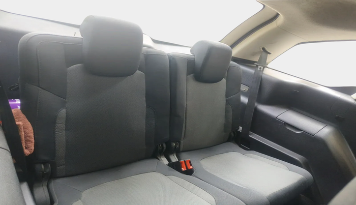 2018 Tata Hexa XE 4X2 7 STR, Diesel, Manual, 1,45,056 km, exterior