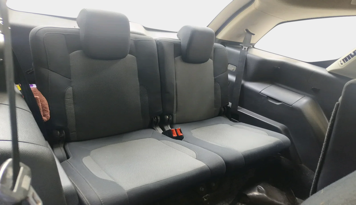 2018 Tata Hexa XE 4X2 7 STR, Diesel, Manual, 1,45,056 km, interior