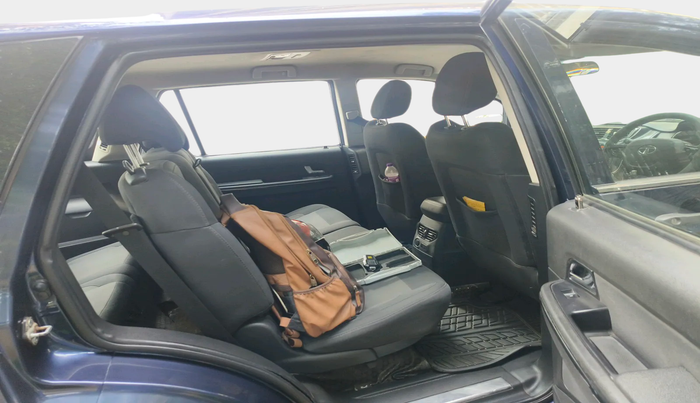 2018 Tata Hexa XE 4X2 7 STR, Diesel, Manual, 1,45,056 km, interior