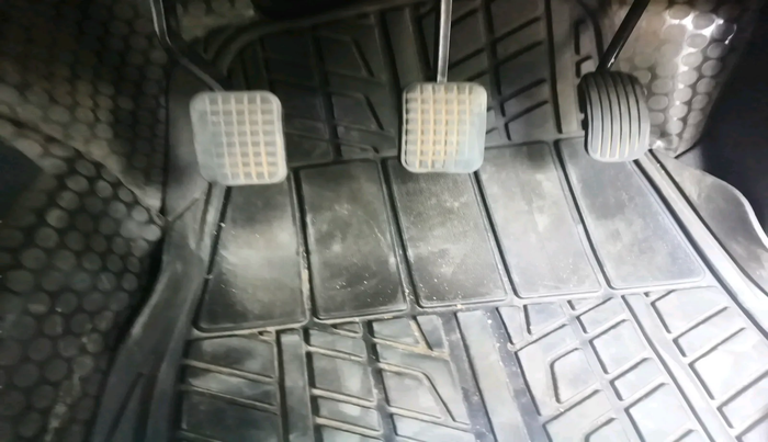 2018 Tata Hexa XE 4X2 7 STR, Diesel, Manual, 1,45,056 km, interior